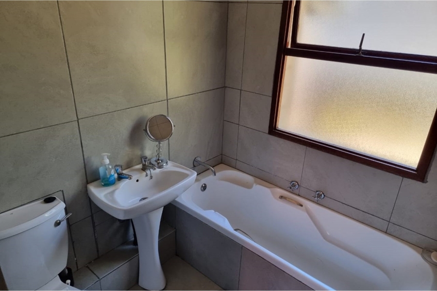 5 Bedroom Property for Sale in Pecanwood Estate North West